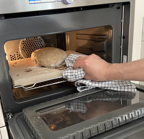 Wir probieren bei unserem nächsten Brot einen Backstein aus